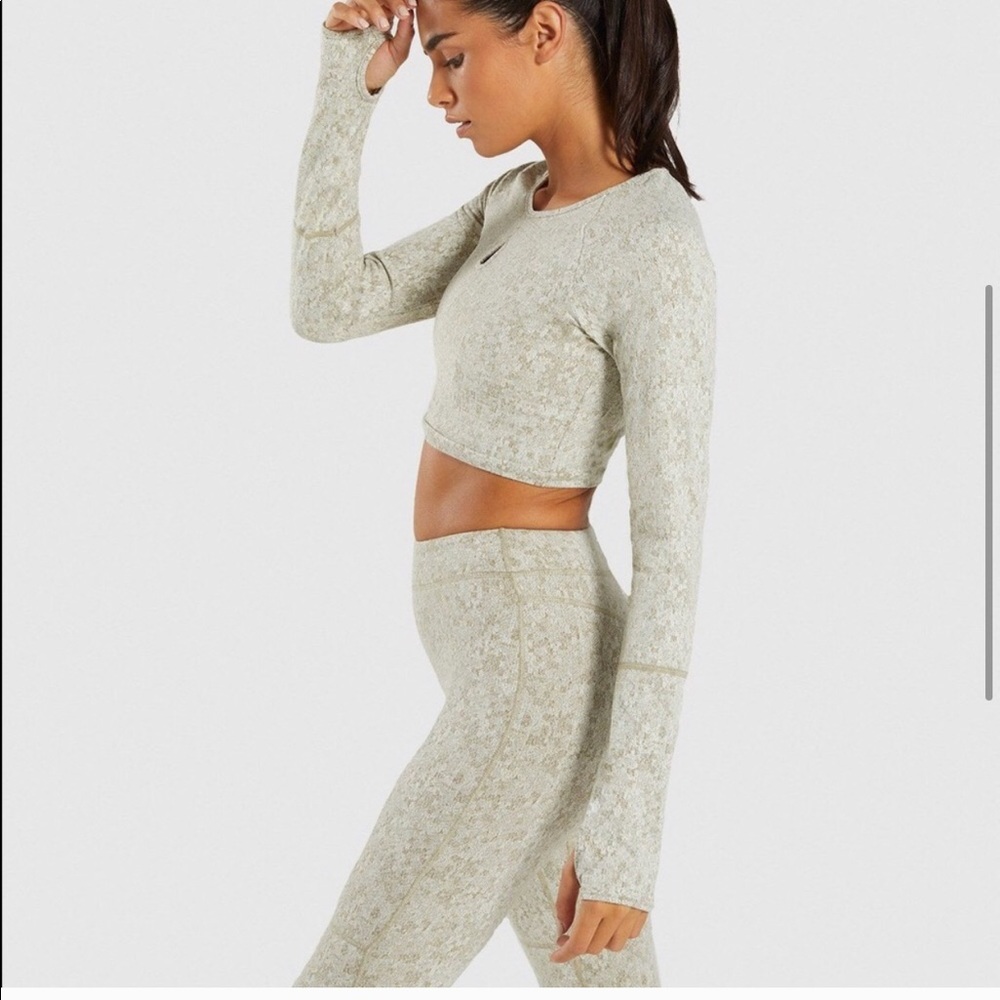 GYMSHARK FLEUR TEXTURE LONG SLEEVE CROP